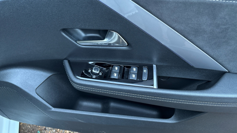 Vauxhall Astra 1.2 Turbo 130 Ultimate 5dr Petrol Hatchback